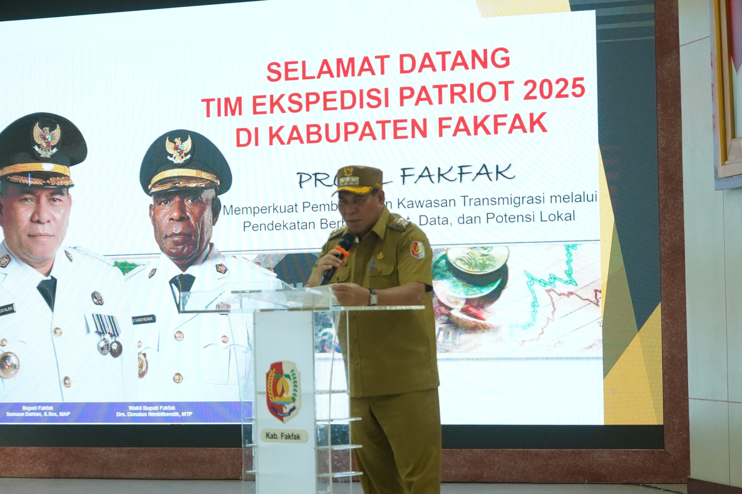Bupati Fakfak Samaun Dahlan,S.Sos,M.AP